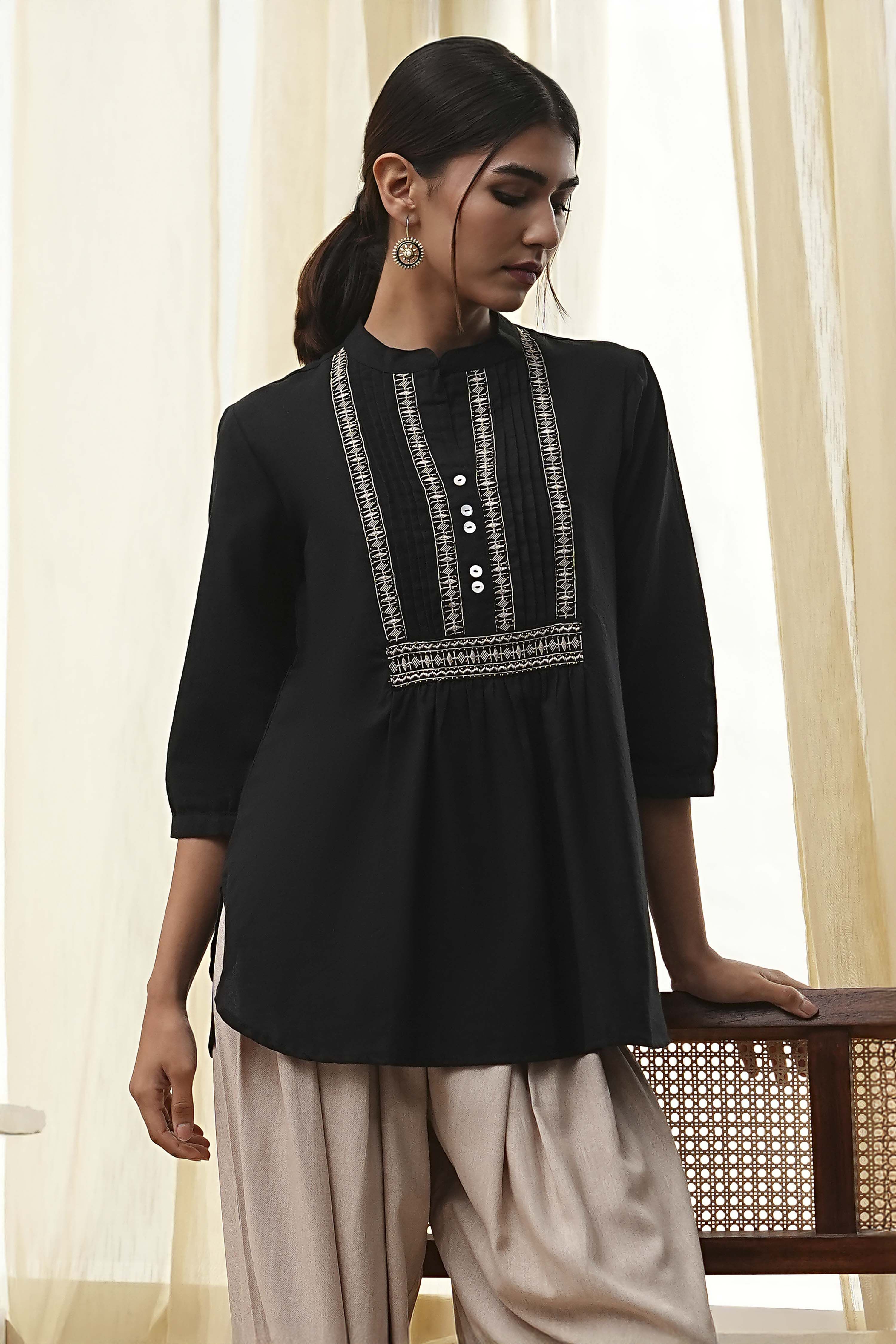 Black Cotton Yarn-Dyed Short Straight Kurta image number 0