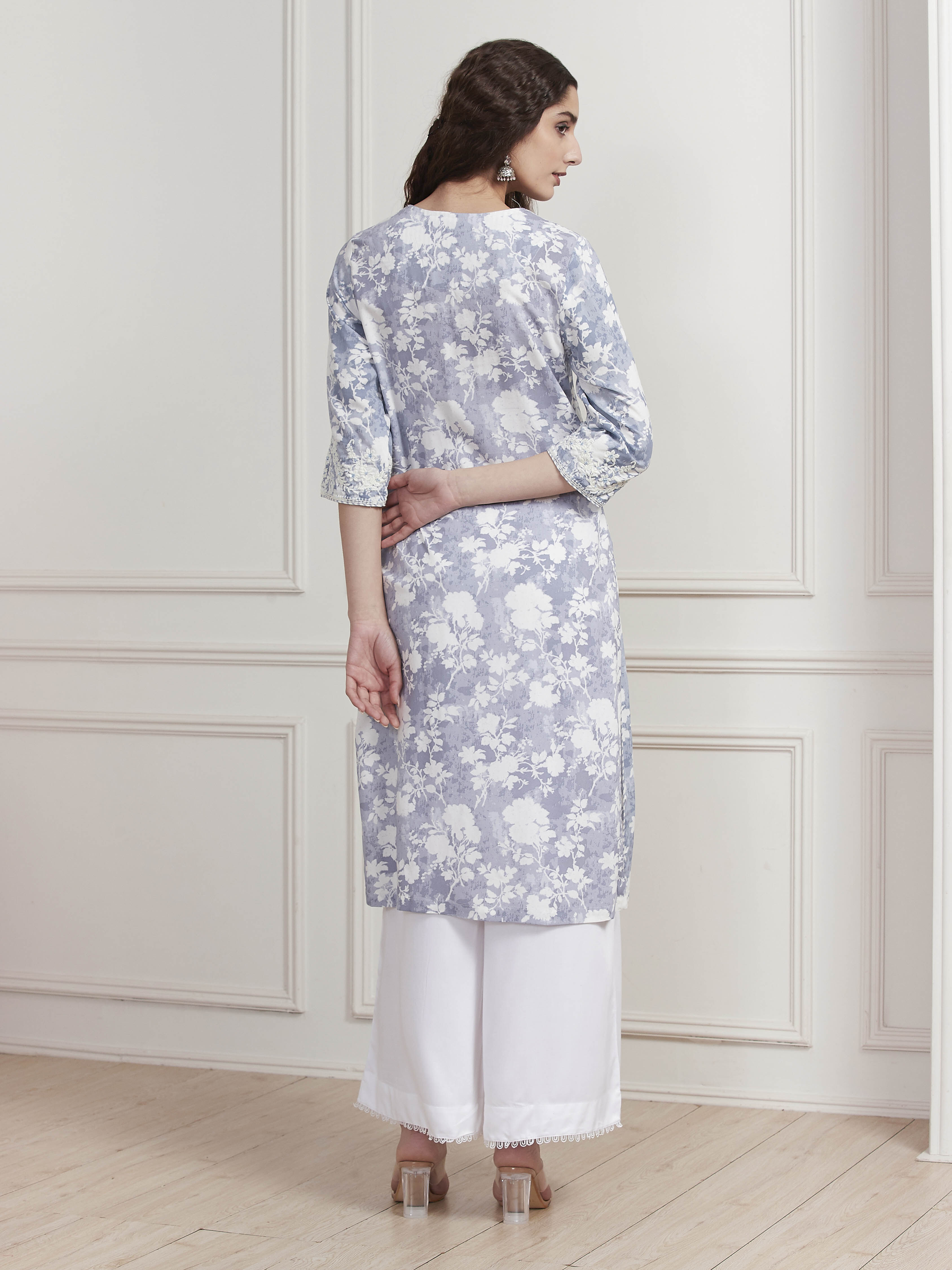 Powder Blue Floral Printed Straight Kurta image number 3
