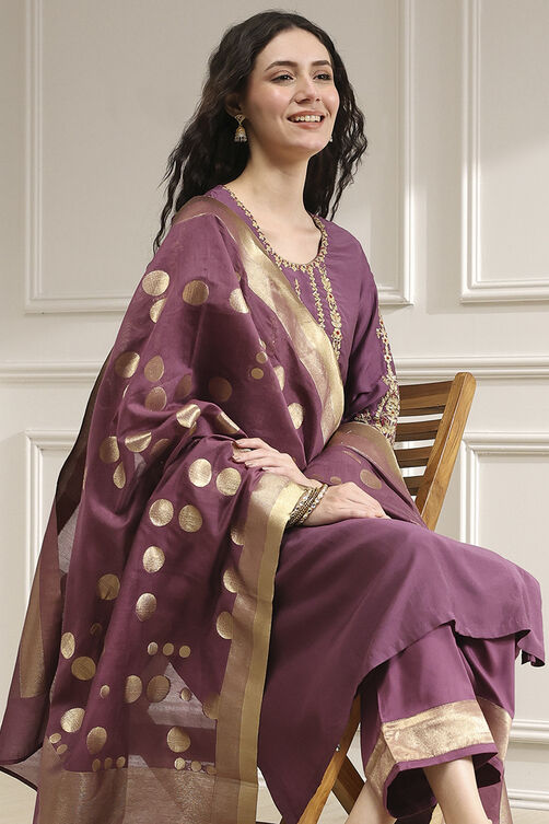 Old Rose Solid Straight Suit Set image number 7