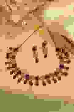 Red Brass Necklace Set image number 5