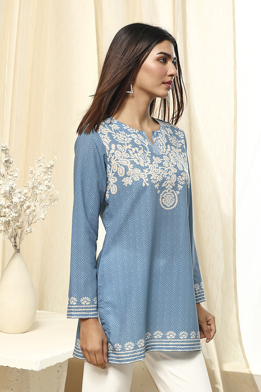 Blue Printed Straight Short Kurta image number 4