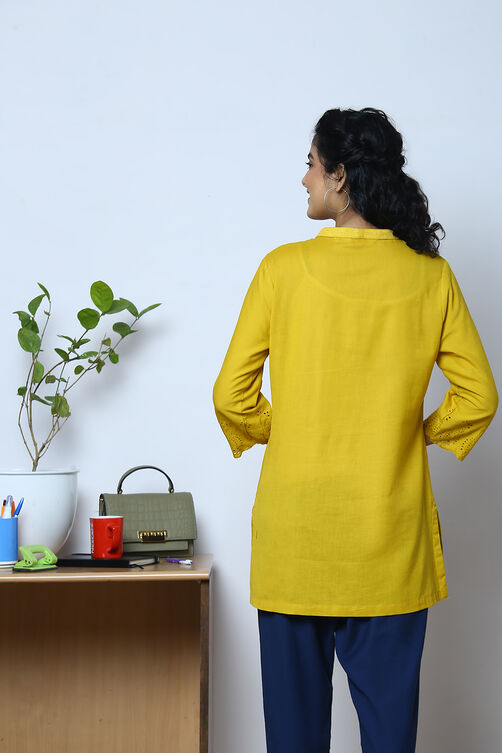 Black Cotton Flax Solid Kurti image number 4