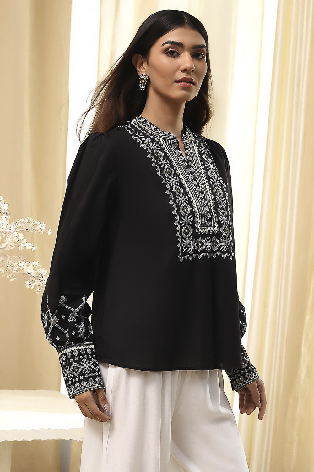 Black Cotton Printed A-Line Short Kurta image number 4