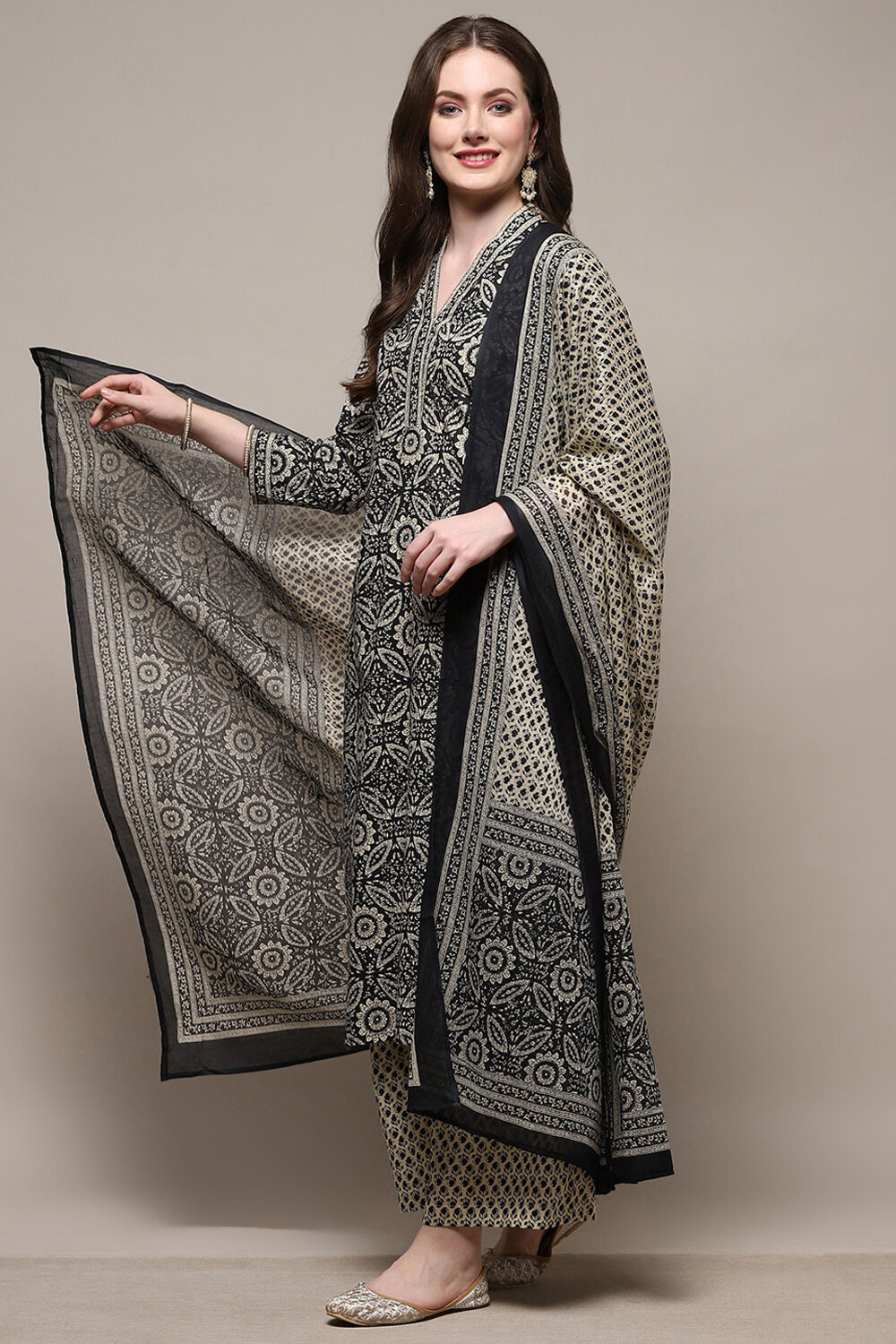 Blue Cotton Floral Screen Printed Unstitched Suit Set image number 5