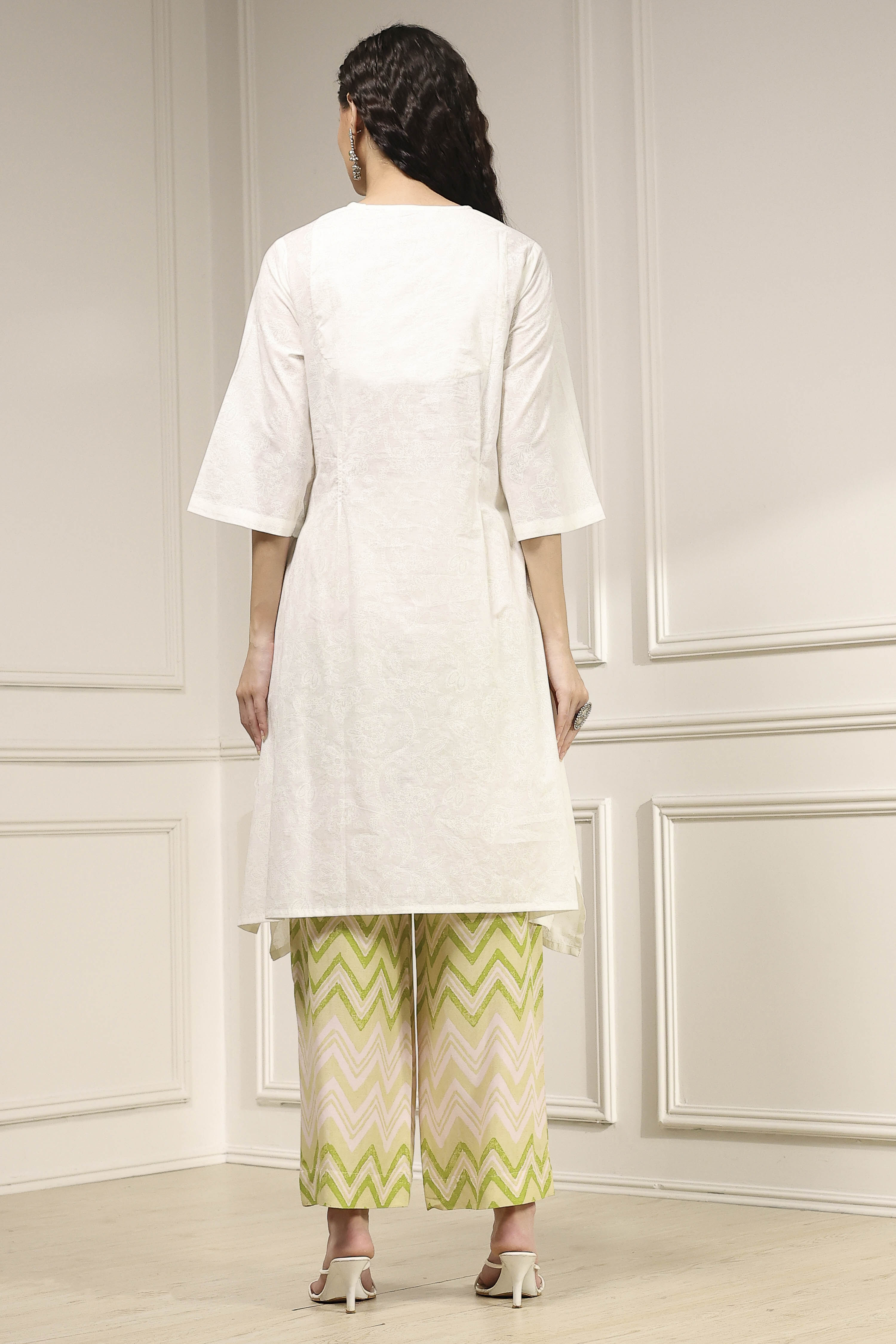 Blue and White Cotton Straight Suit Set image number 4