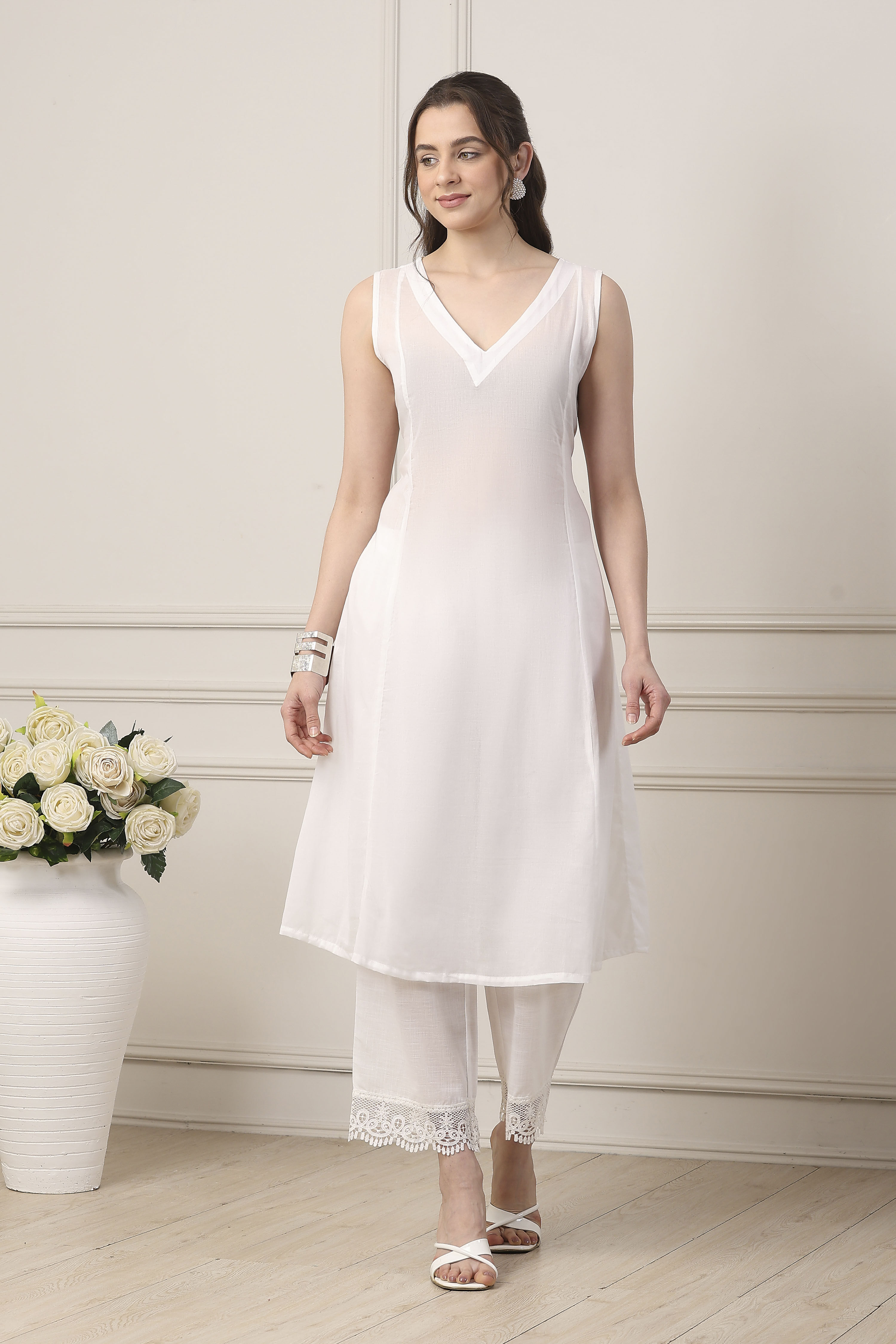 White Cotton Lace Embroidered Straight Suit Set image number 6