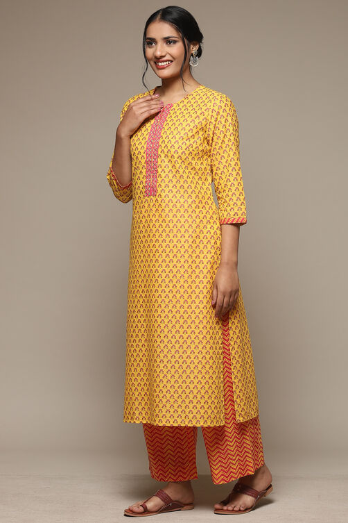 Off White Cotton Straight Kurta Palazzo Suit Set image number 3