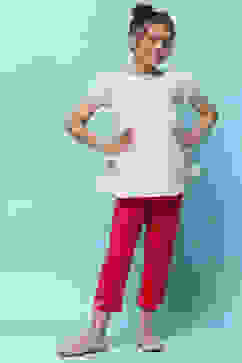 Fuchsia Cotton Lycra Regular Fit Capri image number 0