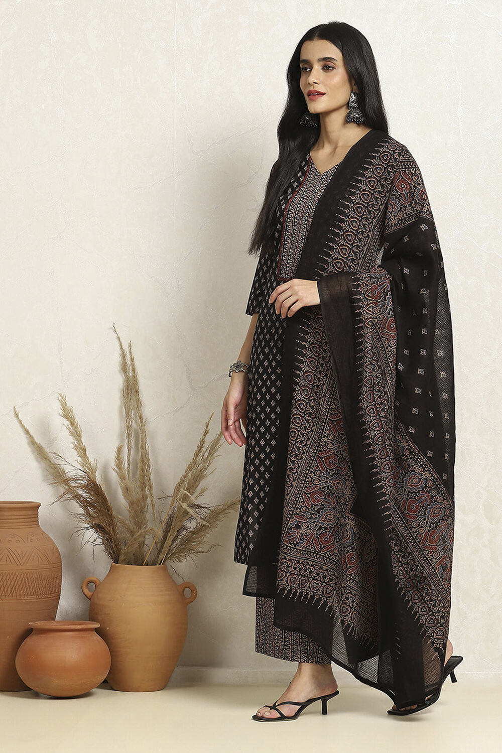 Blue Cotton Floral Printed Unstitched Suit Set image number 4