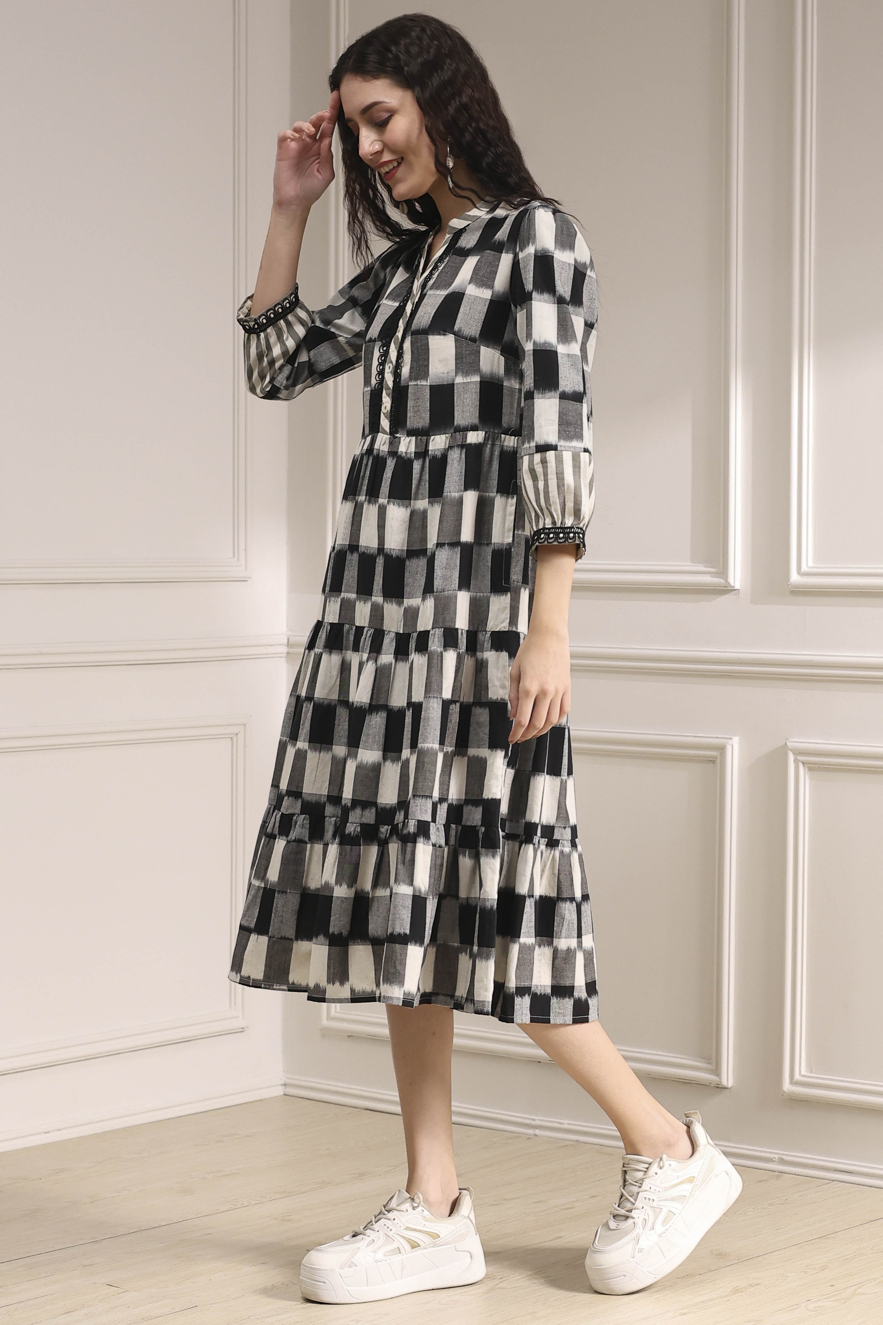 Black and White Cotton Tiered Dress image number 2