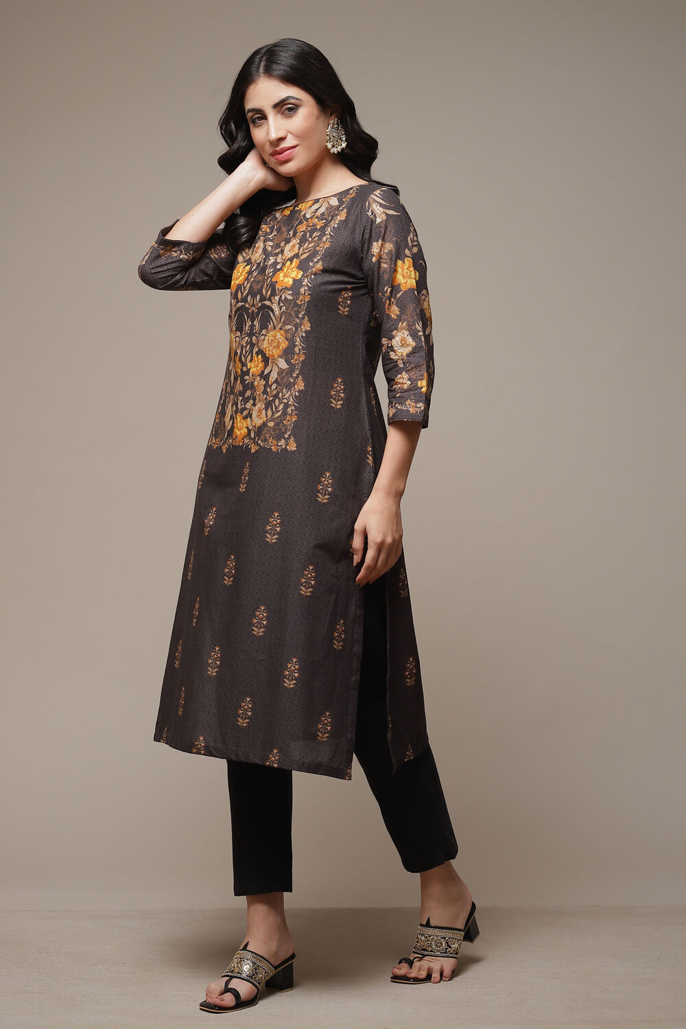 Beige Cotton Straight Printed Kurta image number 3
