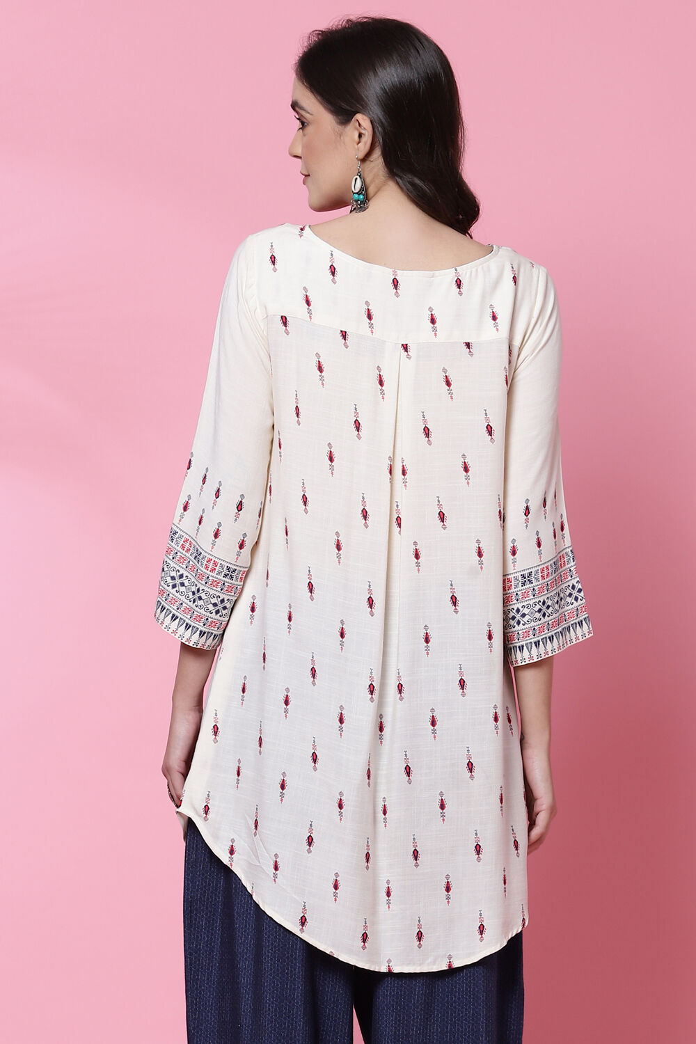 Ecru LIVA Asymmetric Printed Short Kurti image number 4