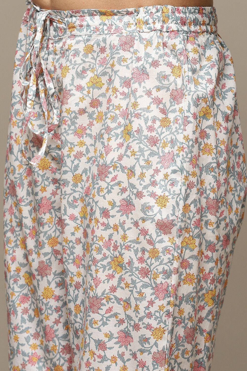 White Cotton Blend Gathered Kurta Suit Set image number 2