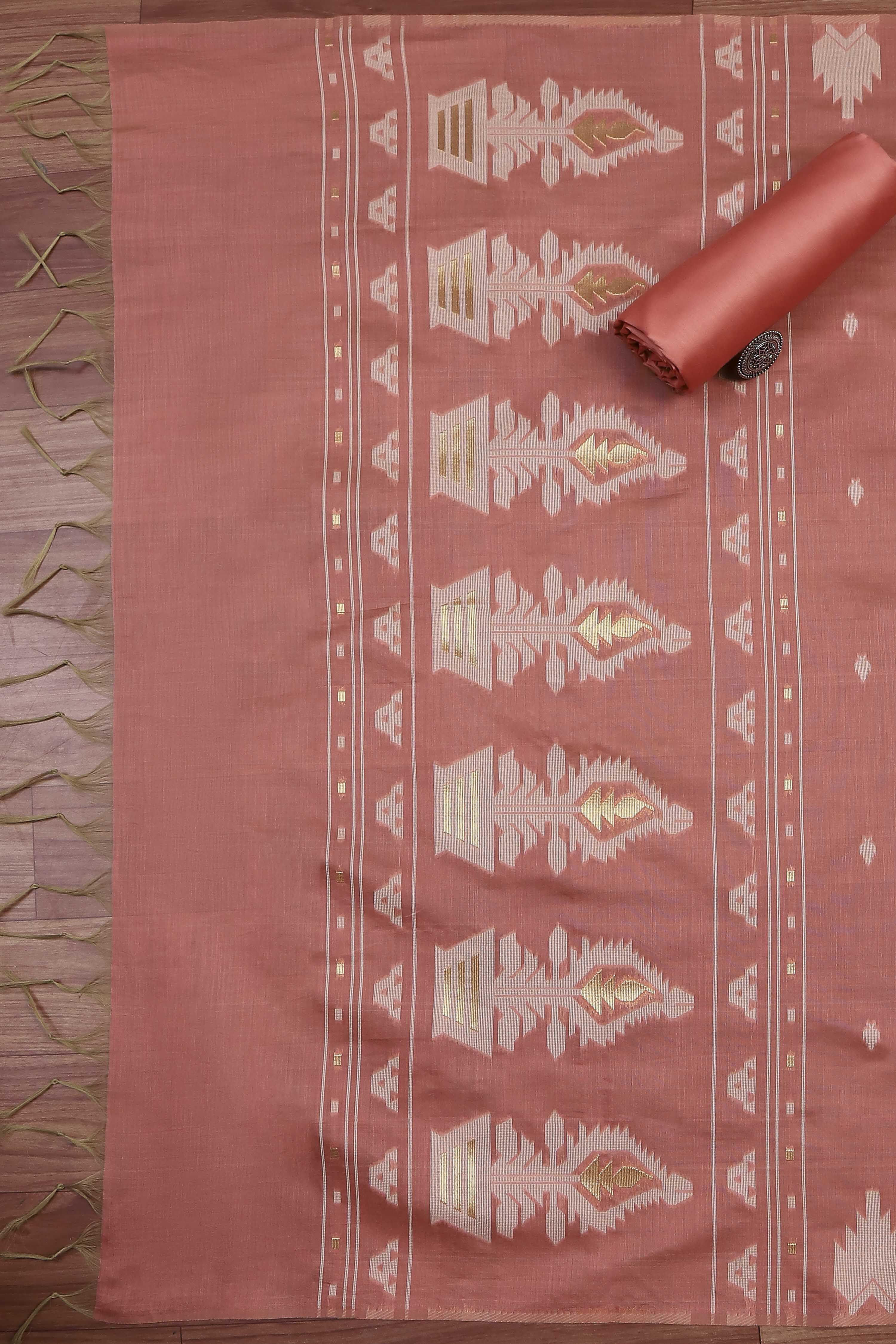 Pink Cotton Jamdani Unstitched Suit Set image number 3
