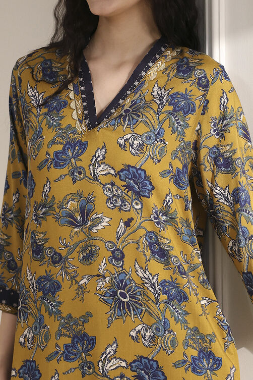Mustard Yellow Printed Straight Kurta image number 1