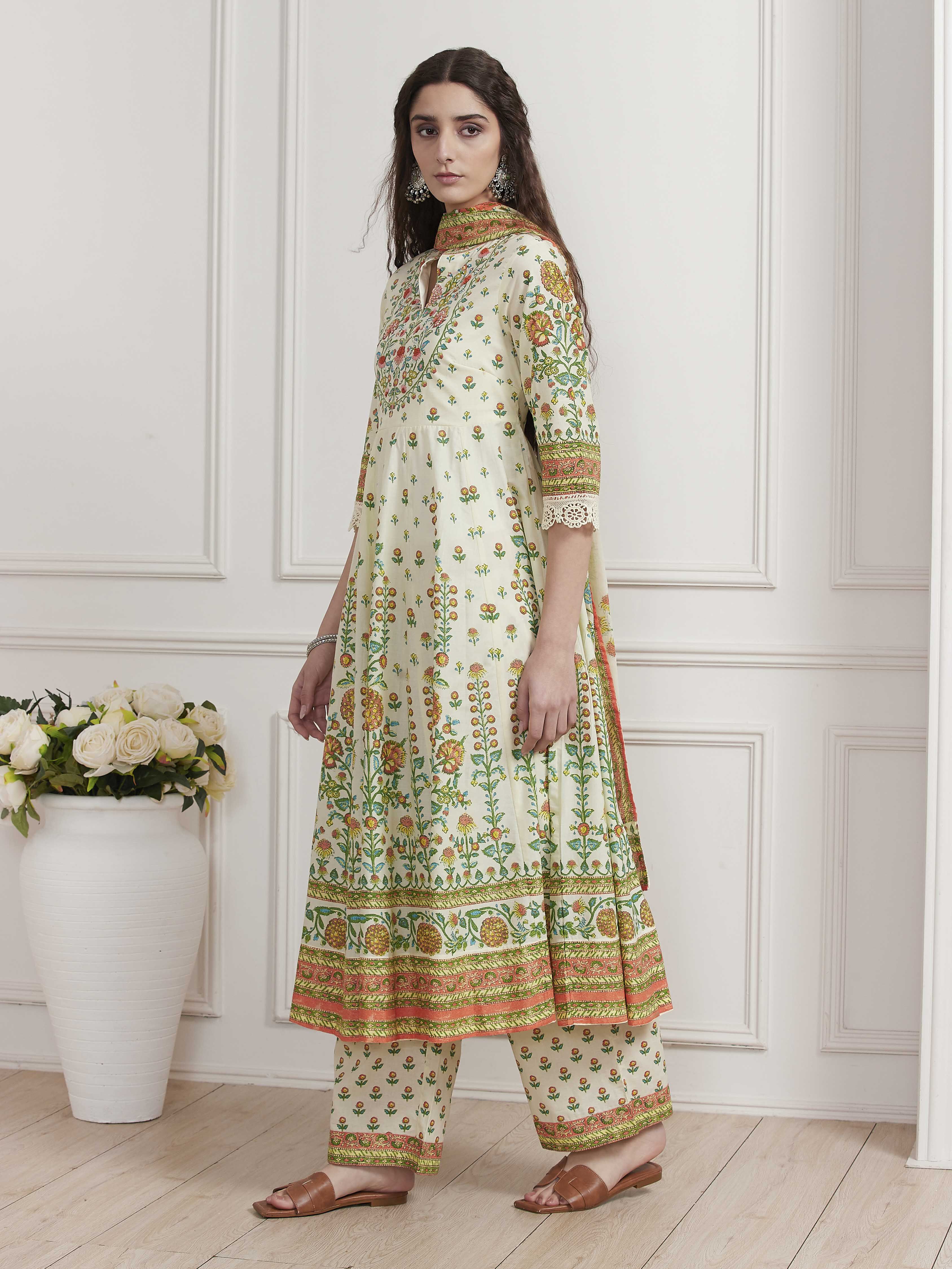 Cream-Toned Cotton Printed Kalidar Suit Set image number 3