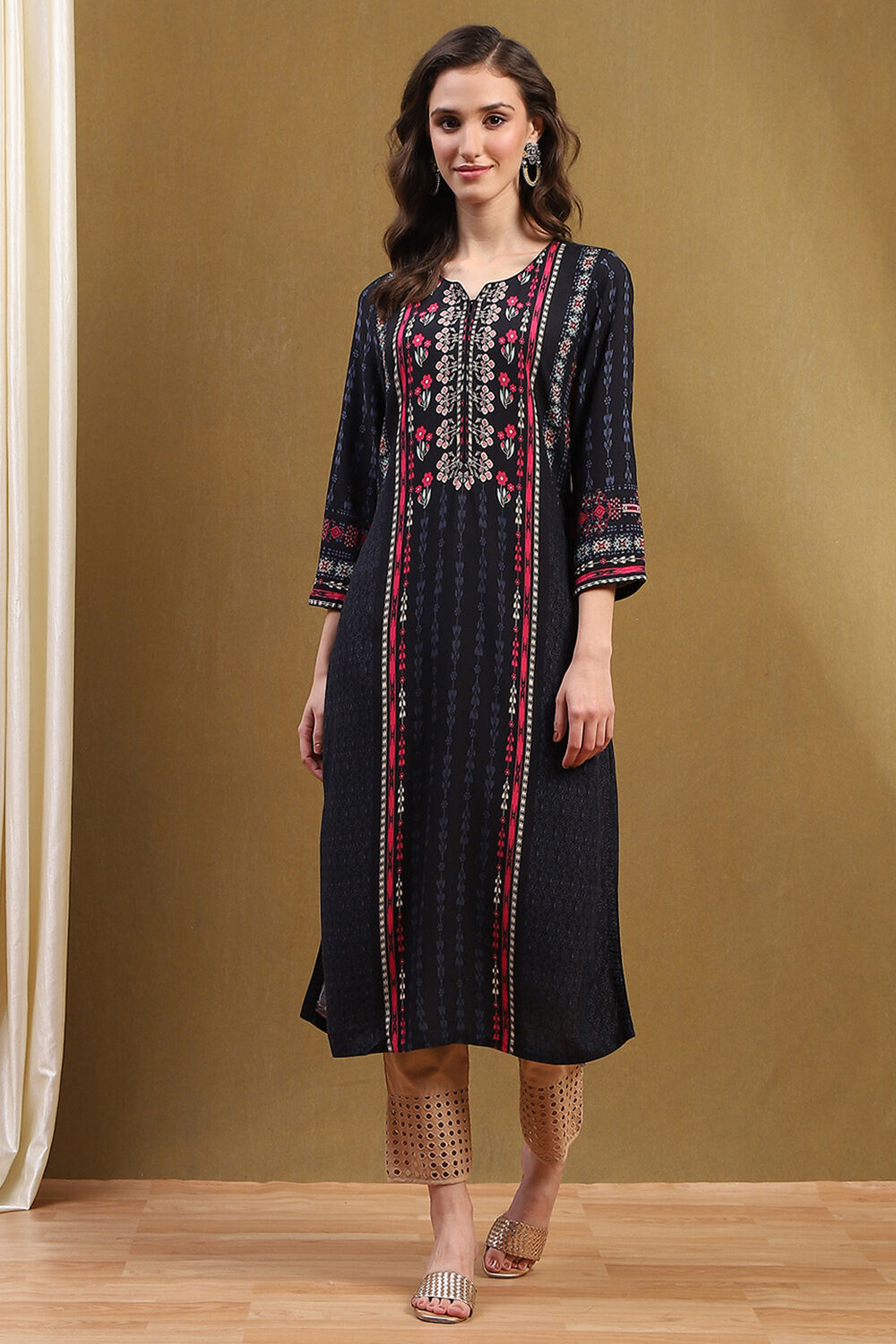 Berry Straight Rayon Kurta image number 5