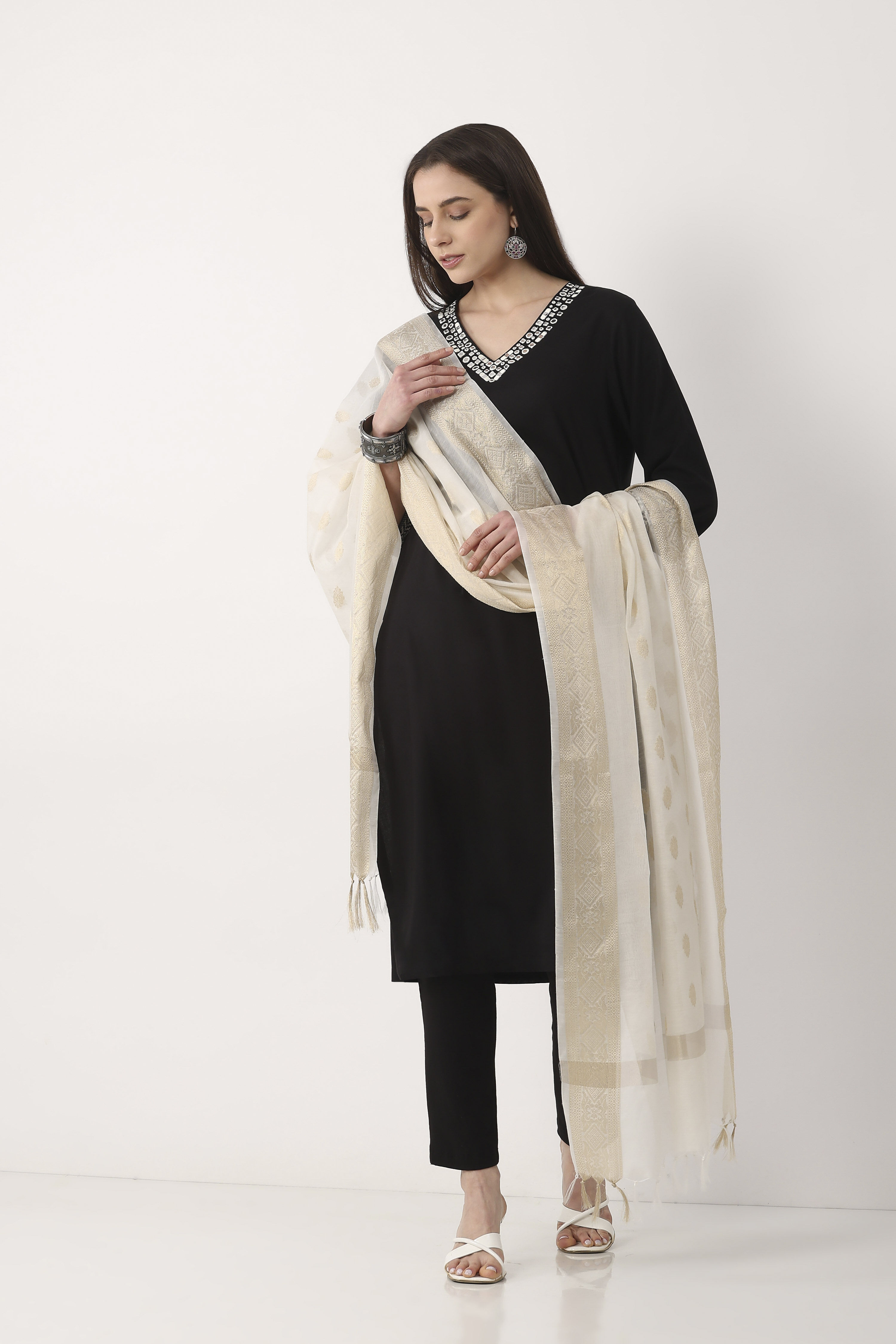Off White Poly Cotton Dupatta image number 3
