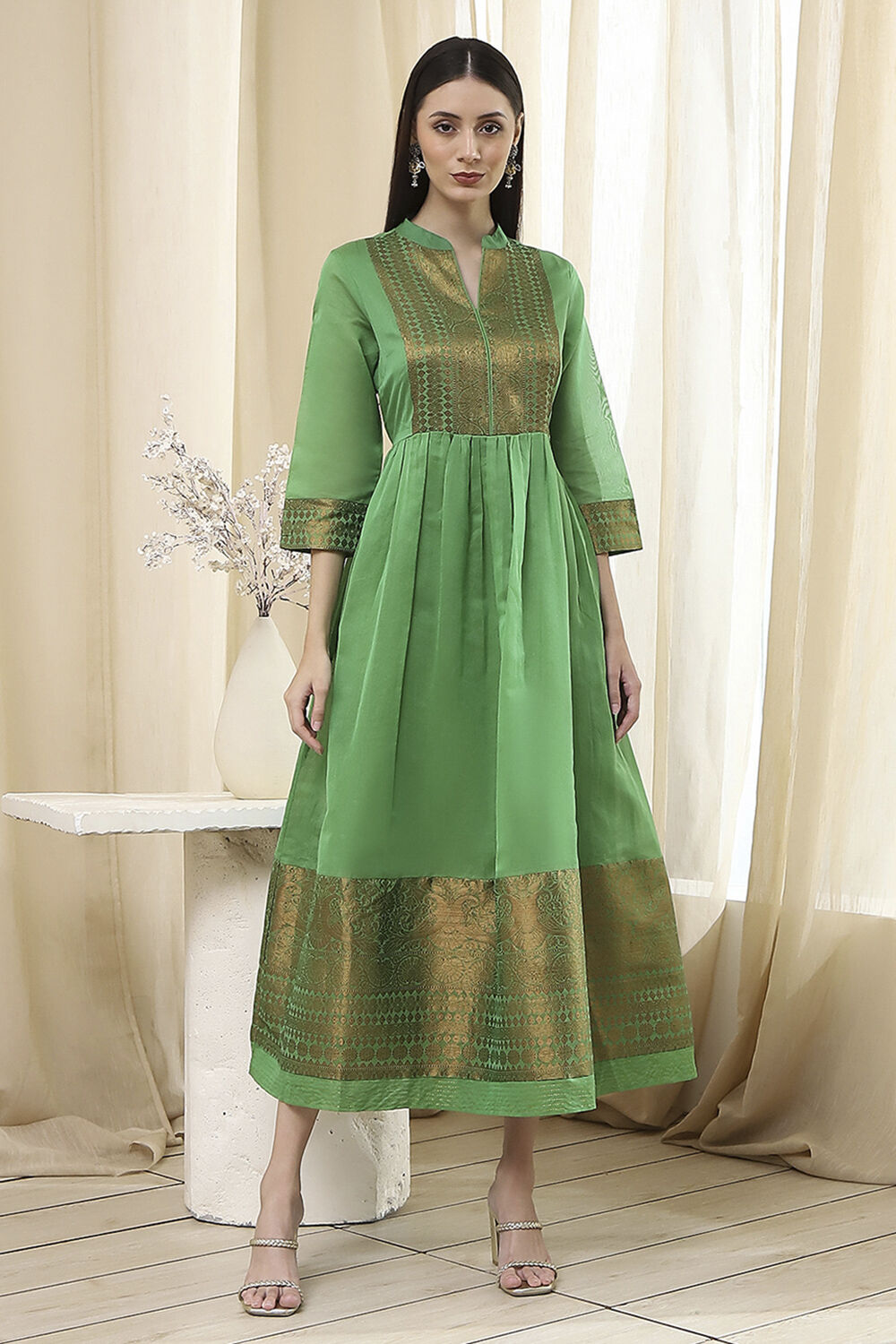 Green Yarn-Dyed Flared Kurta image number 5