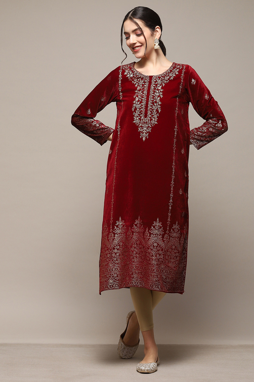 Maroon Poly Velvet Printed Straight Kurta image number 0