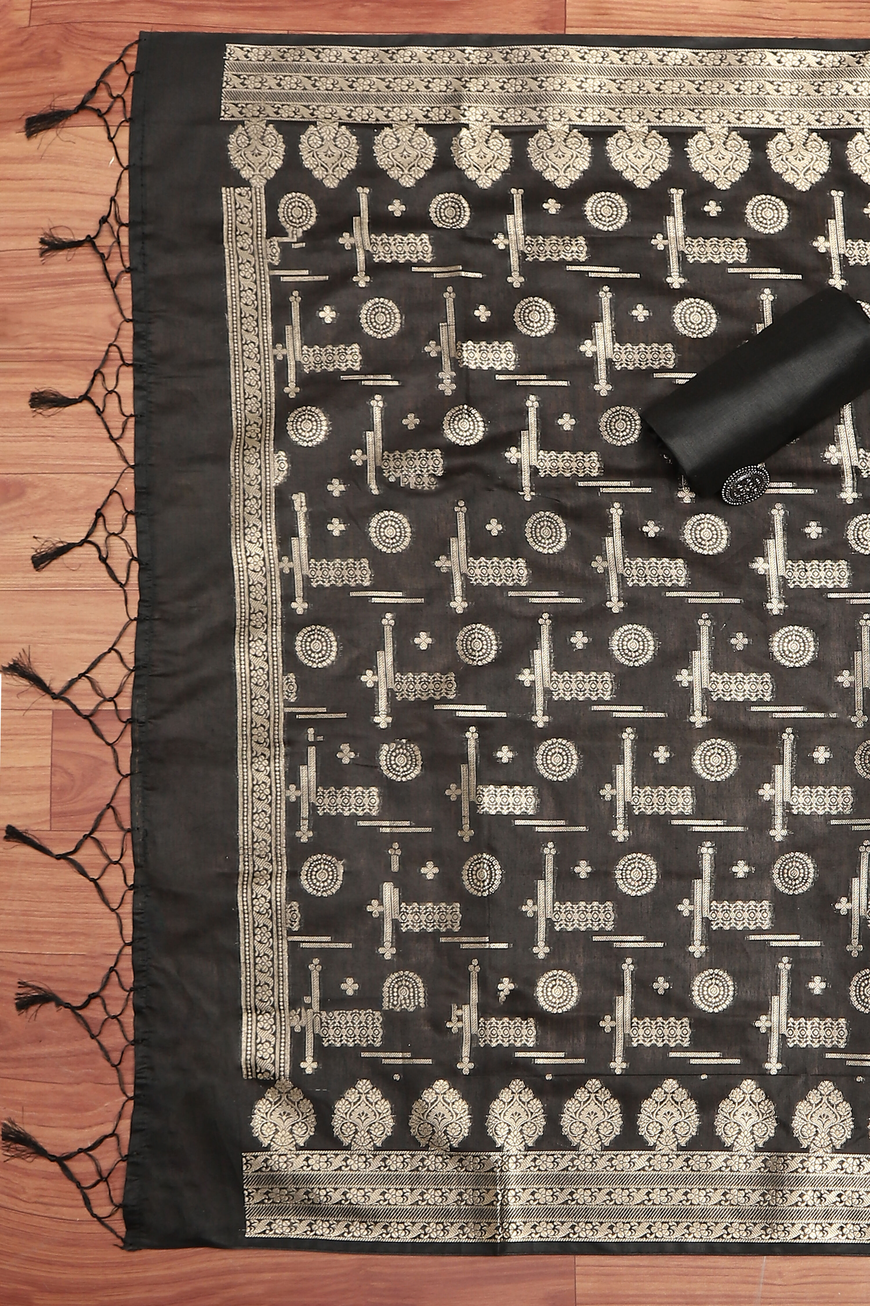 Grey Cotton Printed Embroidered Unstitched Suit Set image number 3