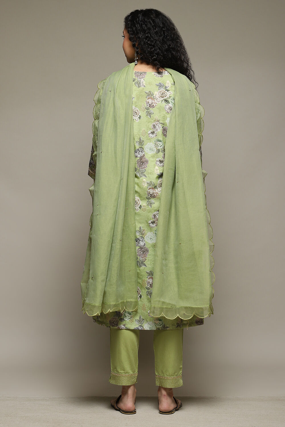 Green Cotton Blend Floral Straight Suit Set image number 4