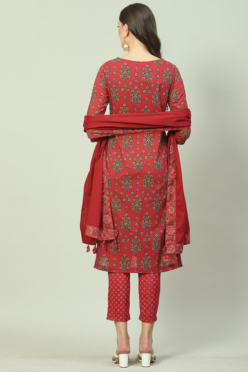 Cherry Printed Cotton Straight Kurta Slim Pants Suit Set image number 4