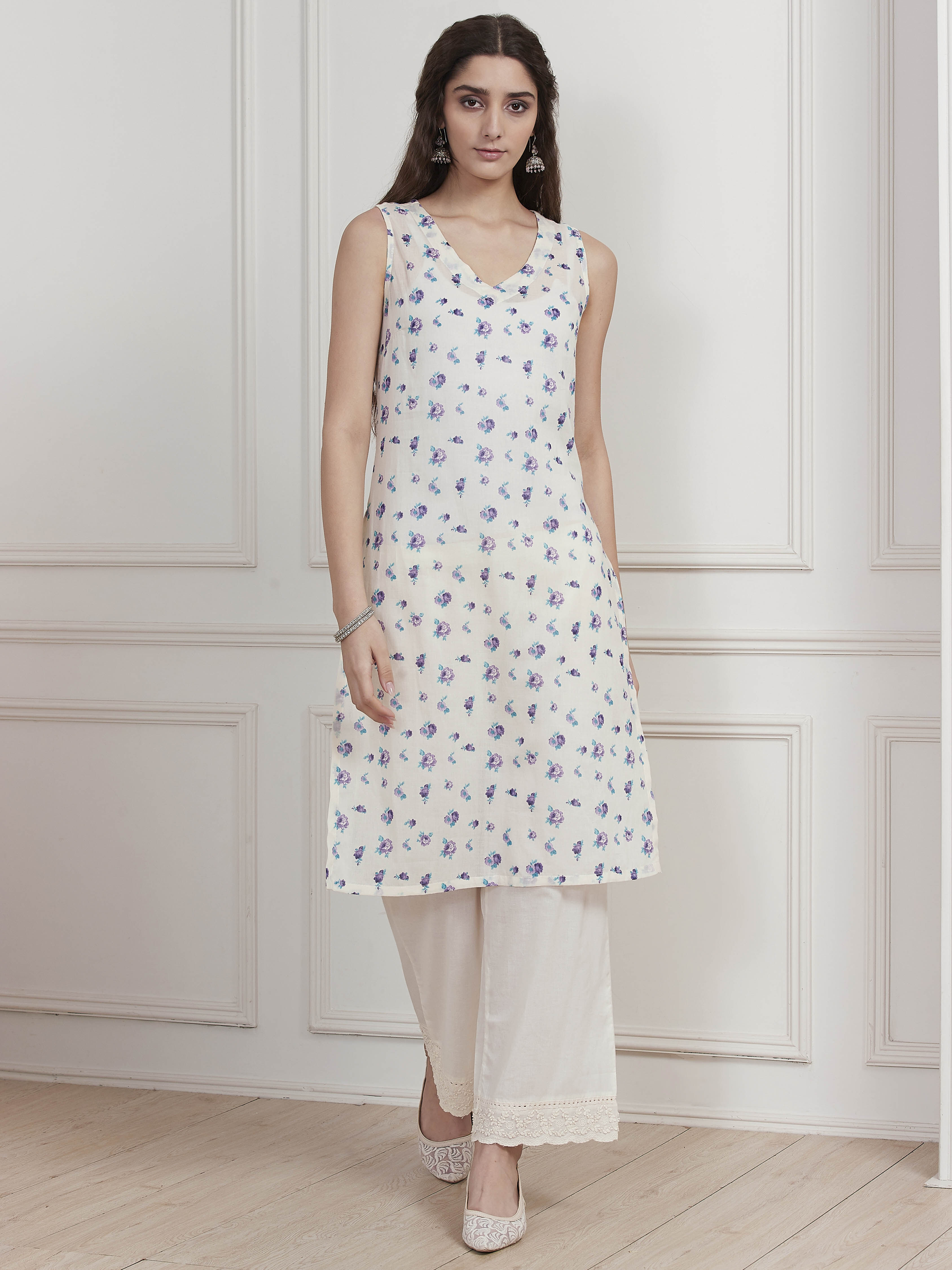 Ivory Poly Chanderi Embroidered Straight Suit Set image number 9