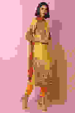 Yellow Cotton Straight Kurta Slim Pants Suit Set image number 4