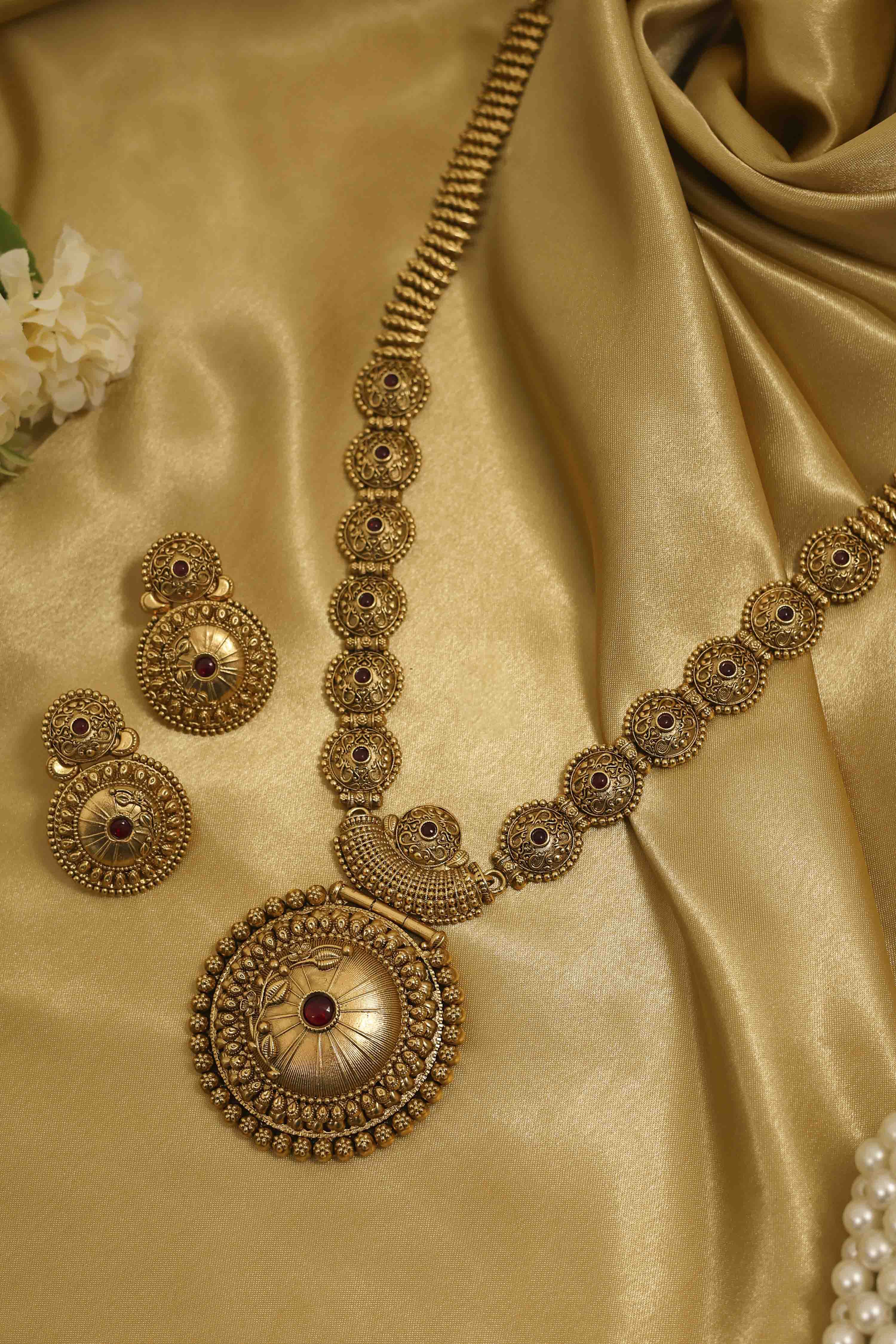 Gold Brass Temple Set image number 0