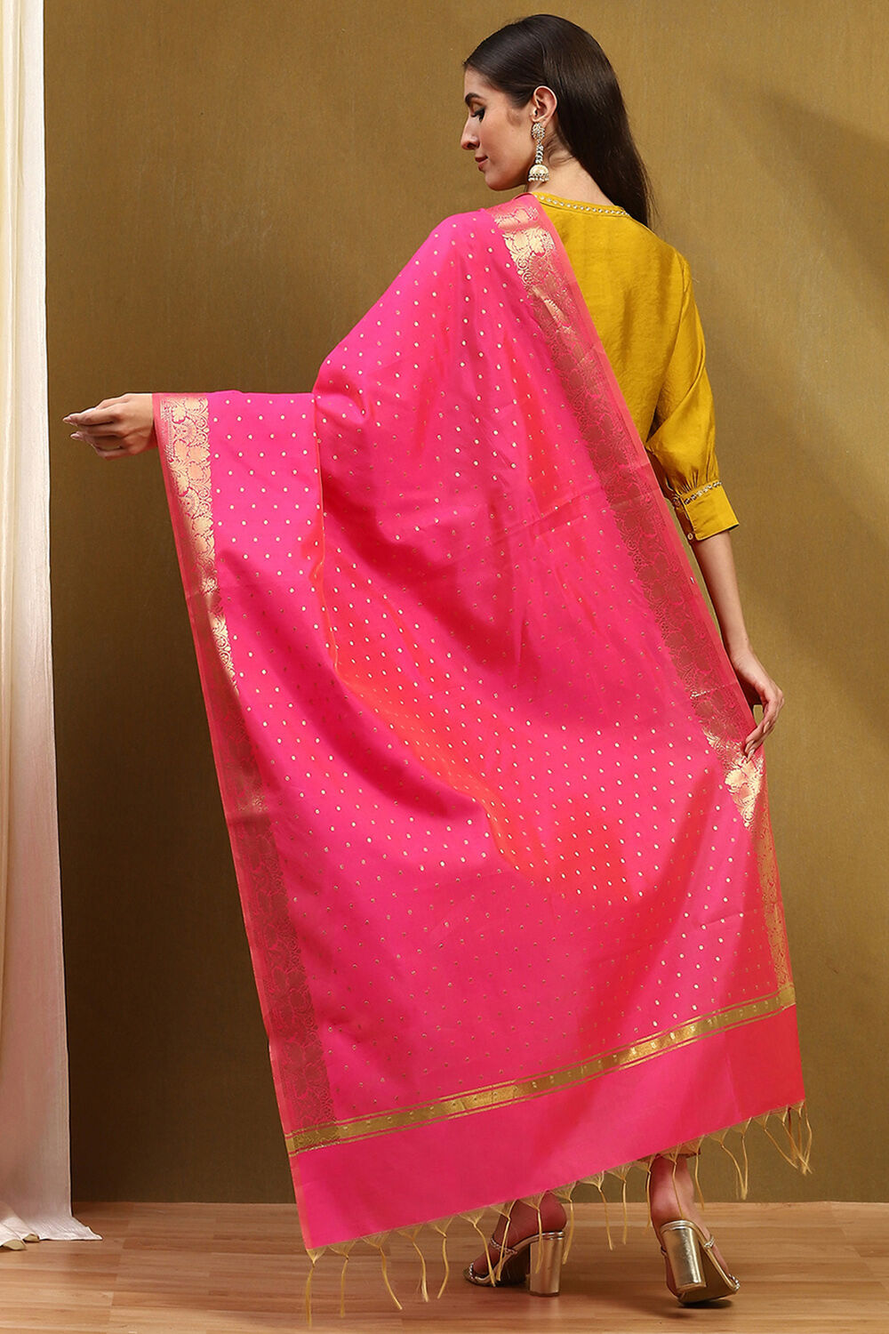 Pink Yarn-Dyed Festive Dupatta image number 3