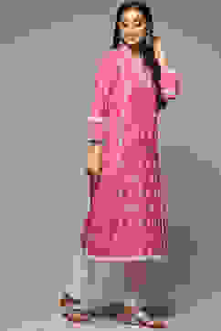 Pink Cotton Straight Embroidered Kurta image number 4