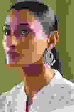 White Alloy Chaandbali image number 3