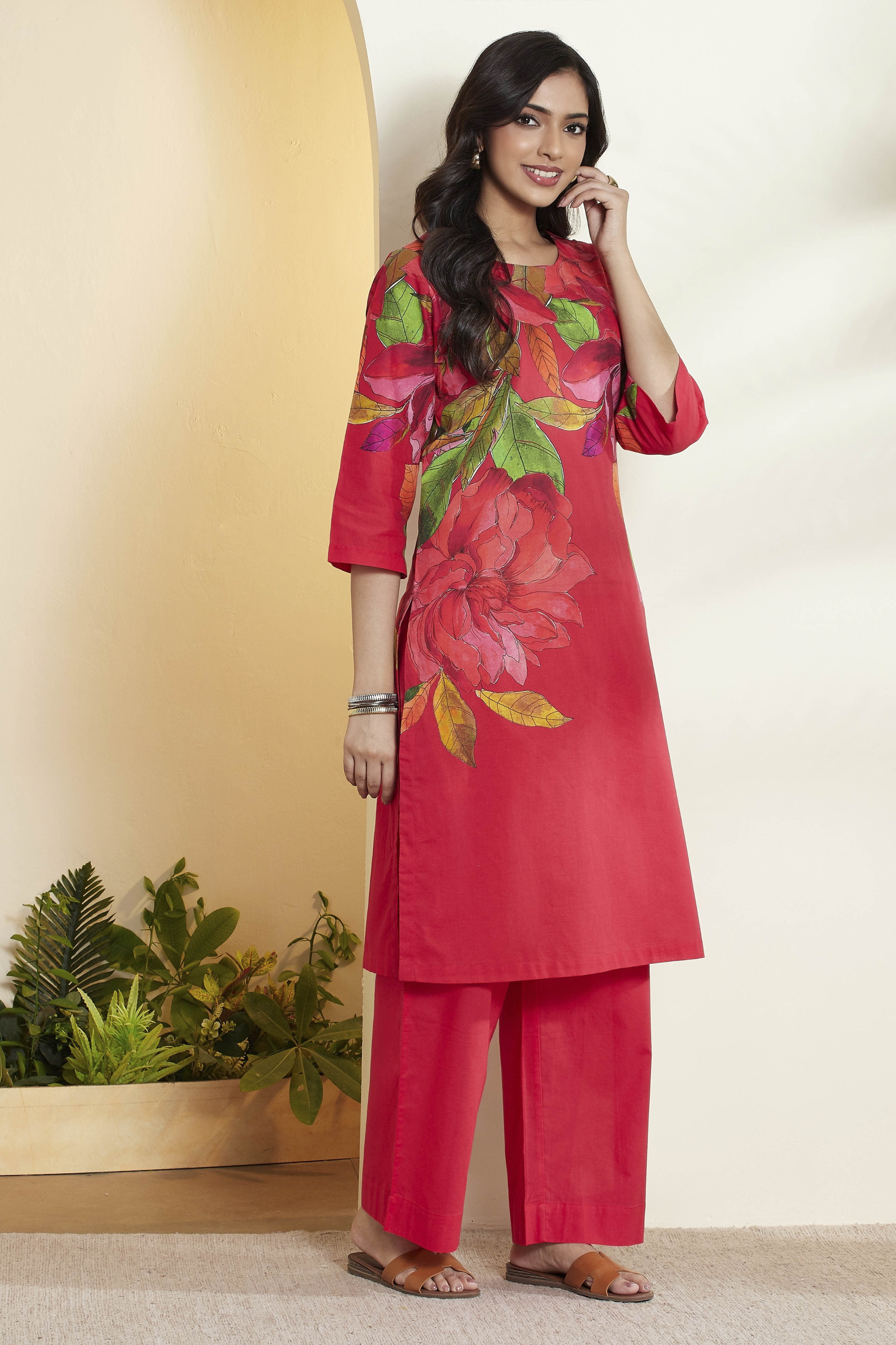 Berry Red Cotton Straight Kurta Pants Set image number 5