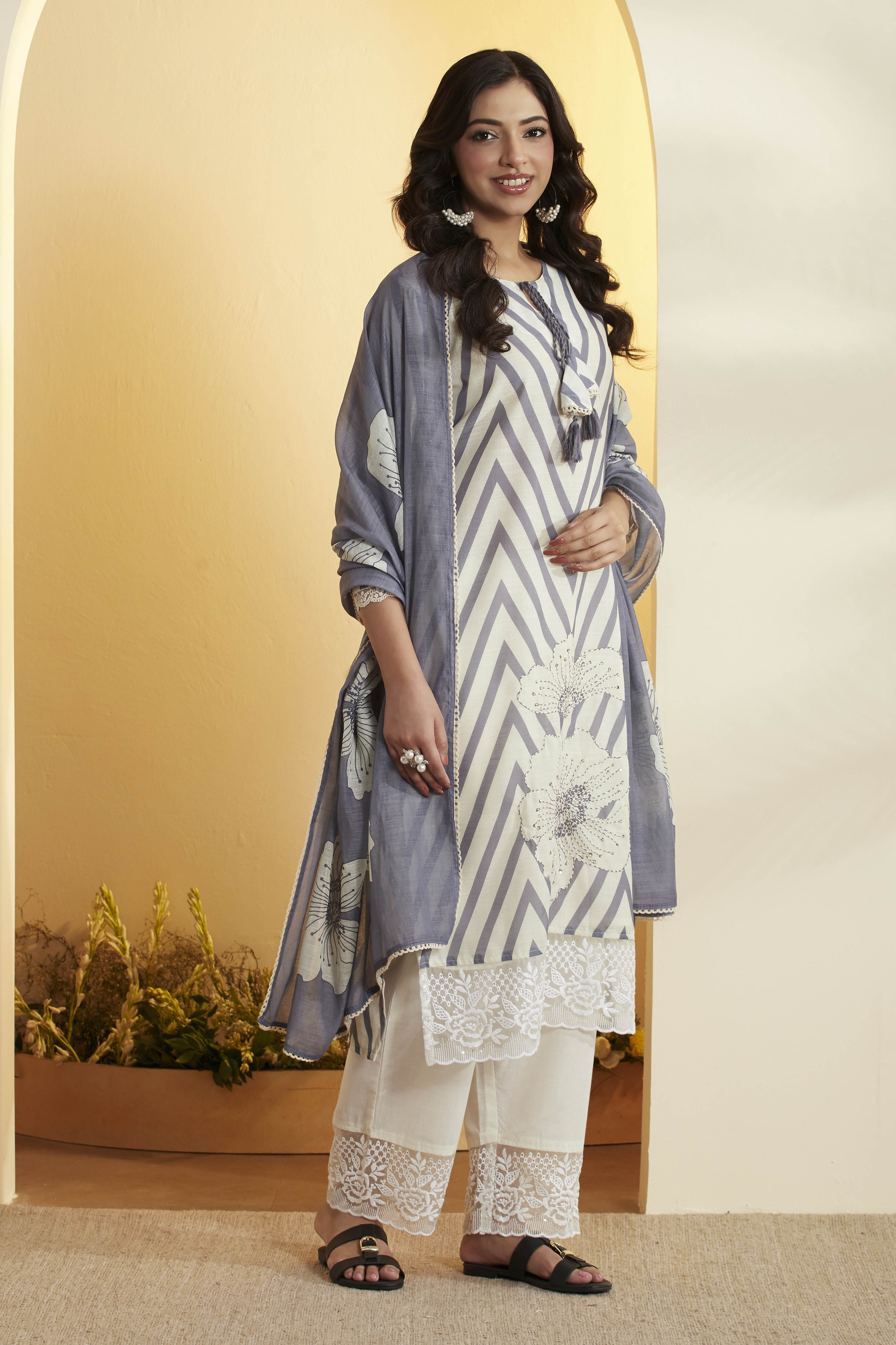 Blue Printed Cotton Straight Kurta Set image number 2
