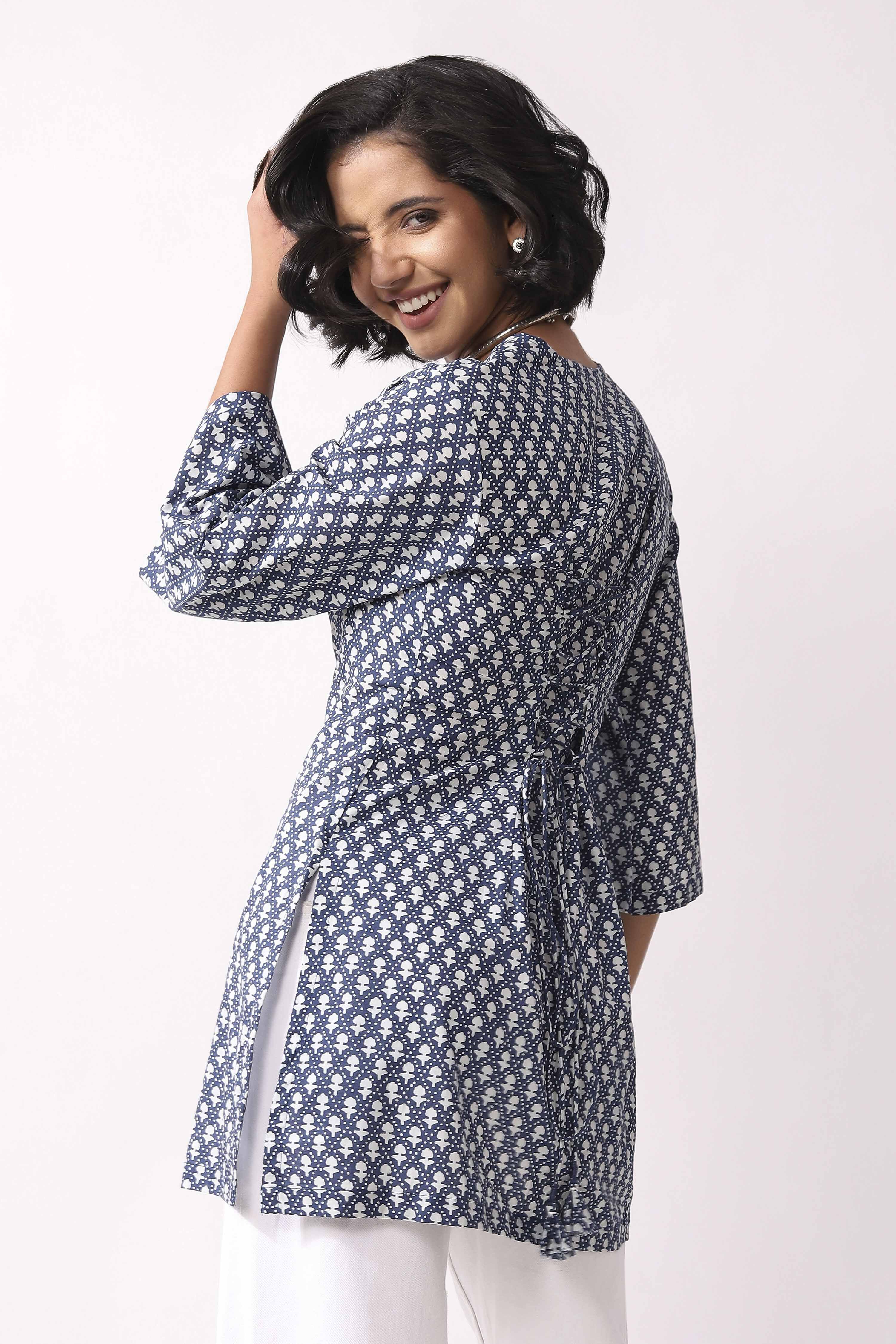 Indigo Cotton Printed Straight Short Kurti image number 3