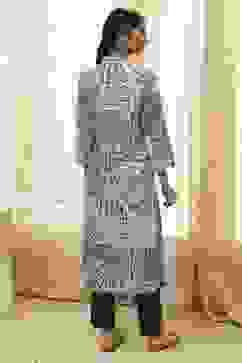 Plum and Off-White Printed Straight Kurta image number 3