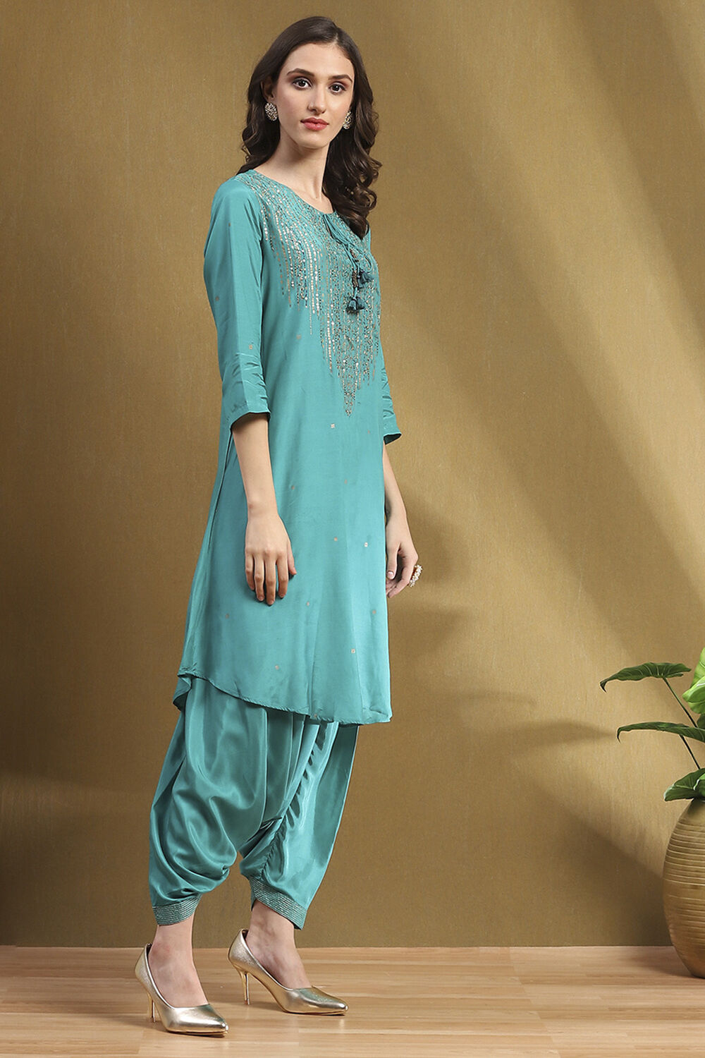 Green Viscose Printed Festive Straight Kurta Set image number 5