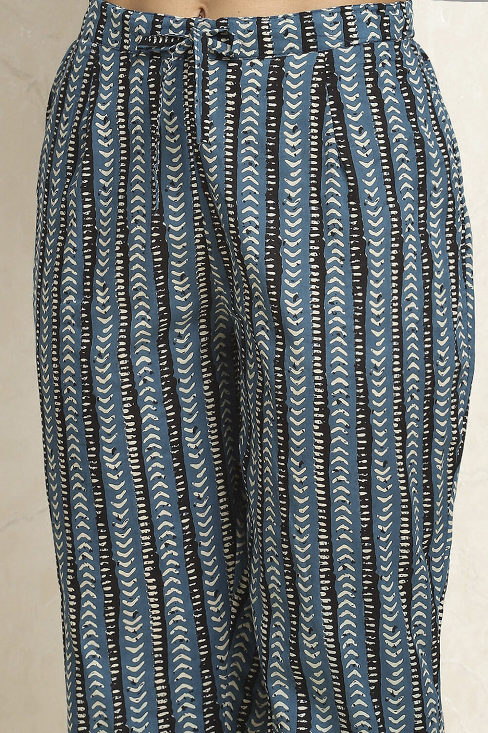 Green Cotton Printed Unstitched Suit Set image number 3