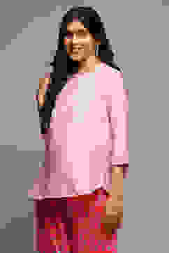 Pink Cotton Blend Kurti image number 2