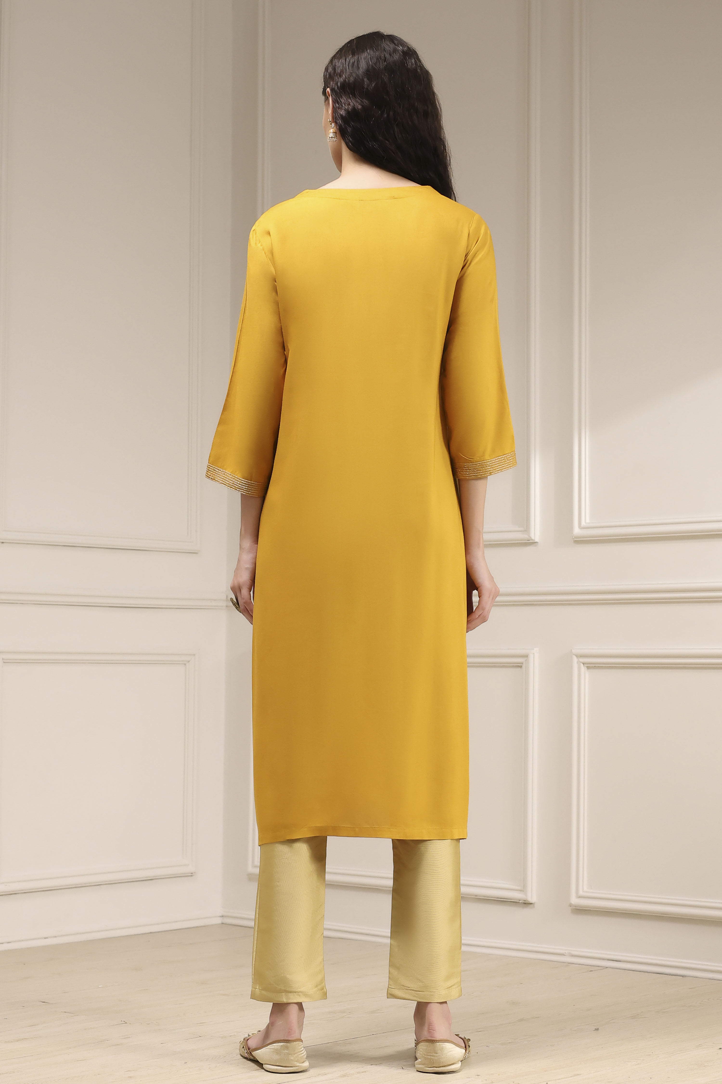 Yellow Solid Straight Kurta image number 3