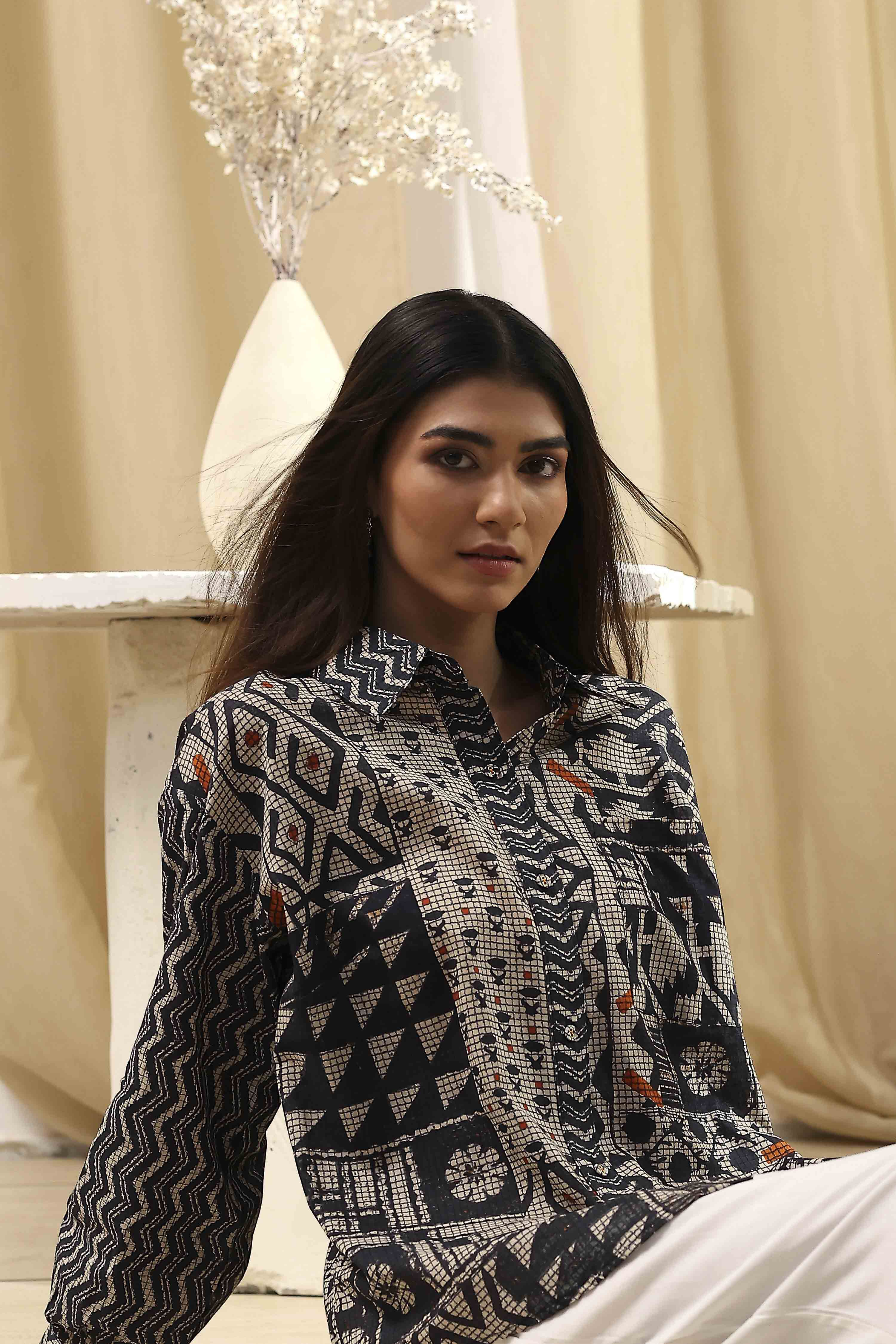 Black Cotton Printed Straight Shirt image number 0