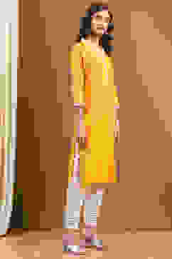 Yellow Cotton Solid Regular Fit Straight Kurta image number 4