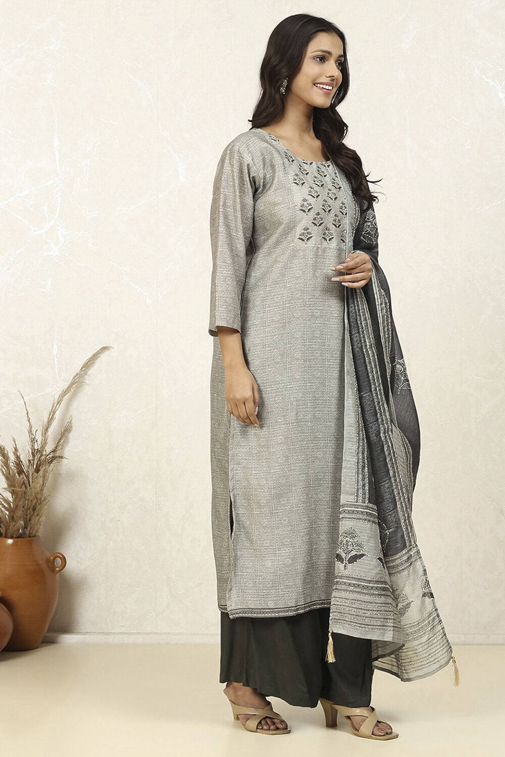 Grey Silk Blend Digital Print Unstitched Suit Set image number 6