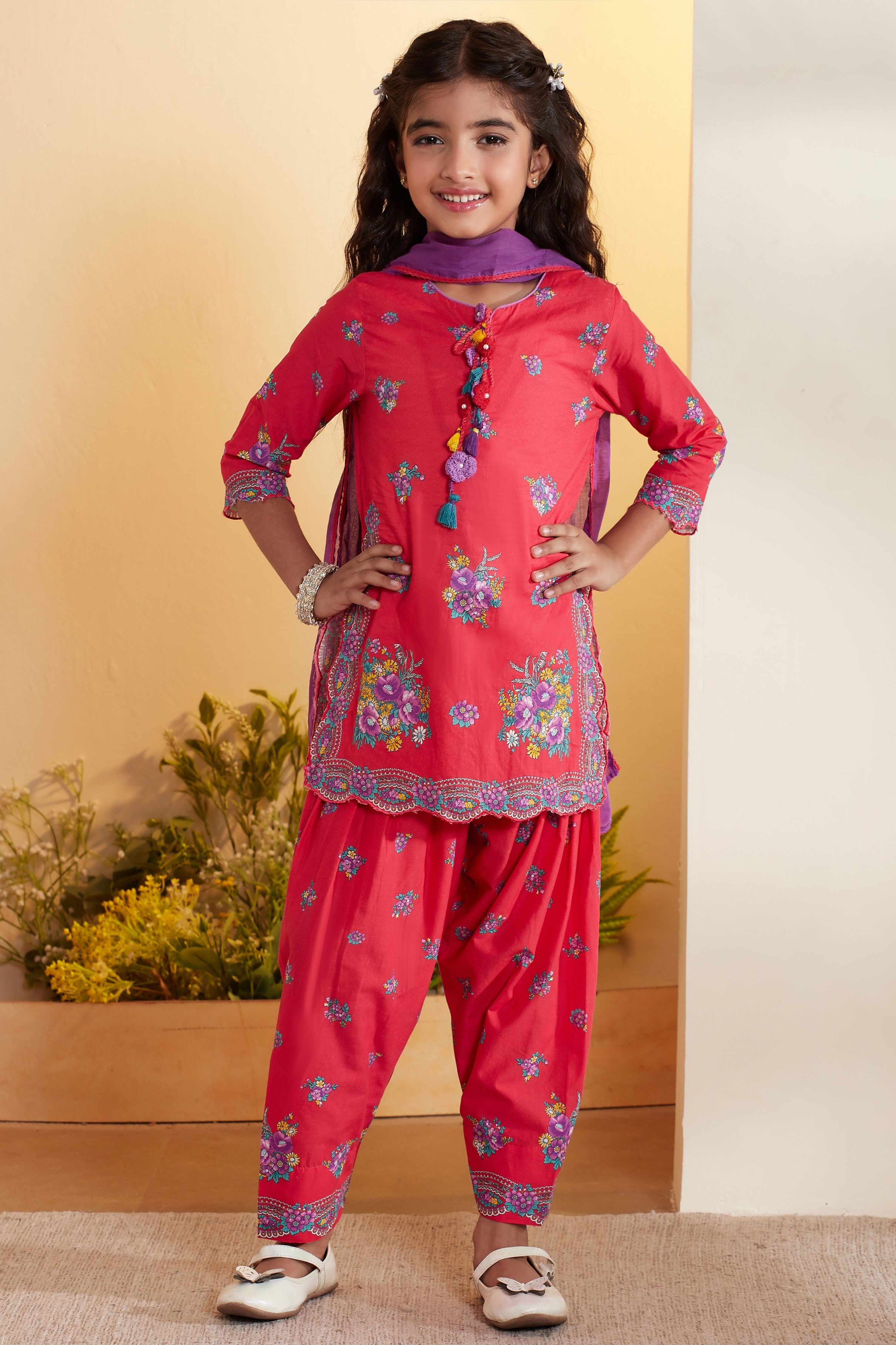 Red Cotton Floral Printed Straight Kurta Set image number 6