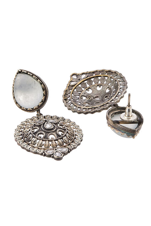 Oxidized And Nude Earrings image number 3