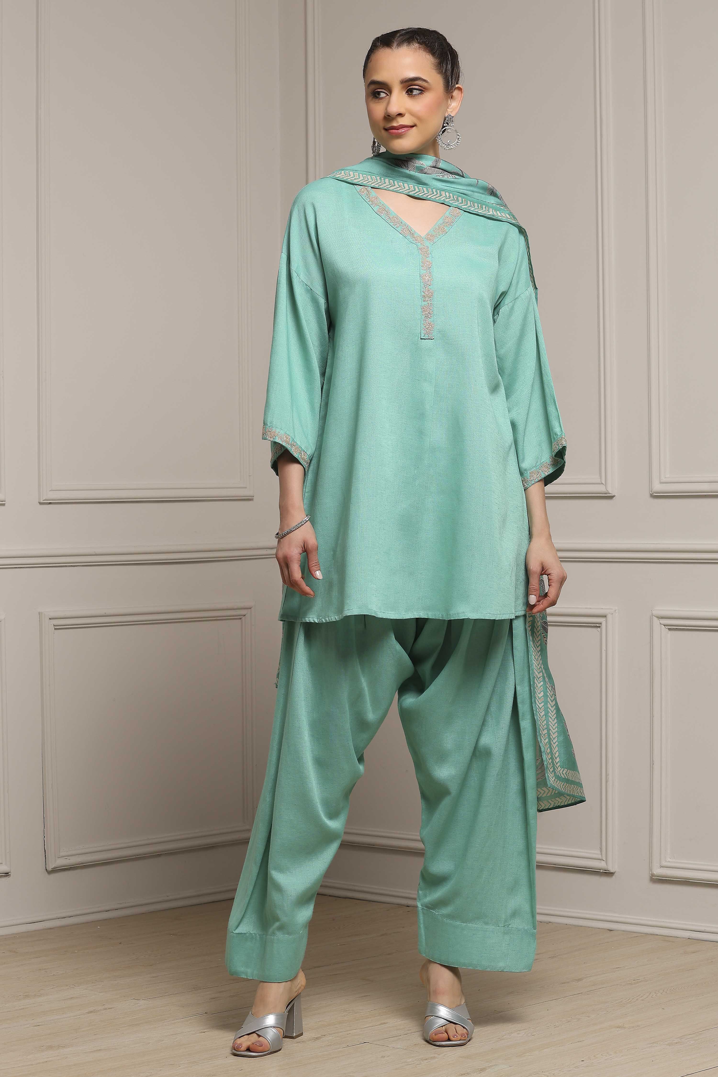 Sea Green Solid Straight Suit Set image number 6