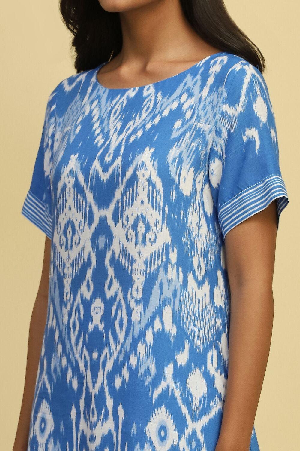 Blue Printed Straight Kurta Set image number 1
