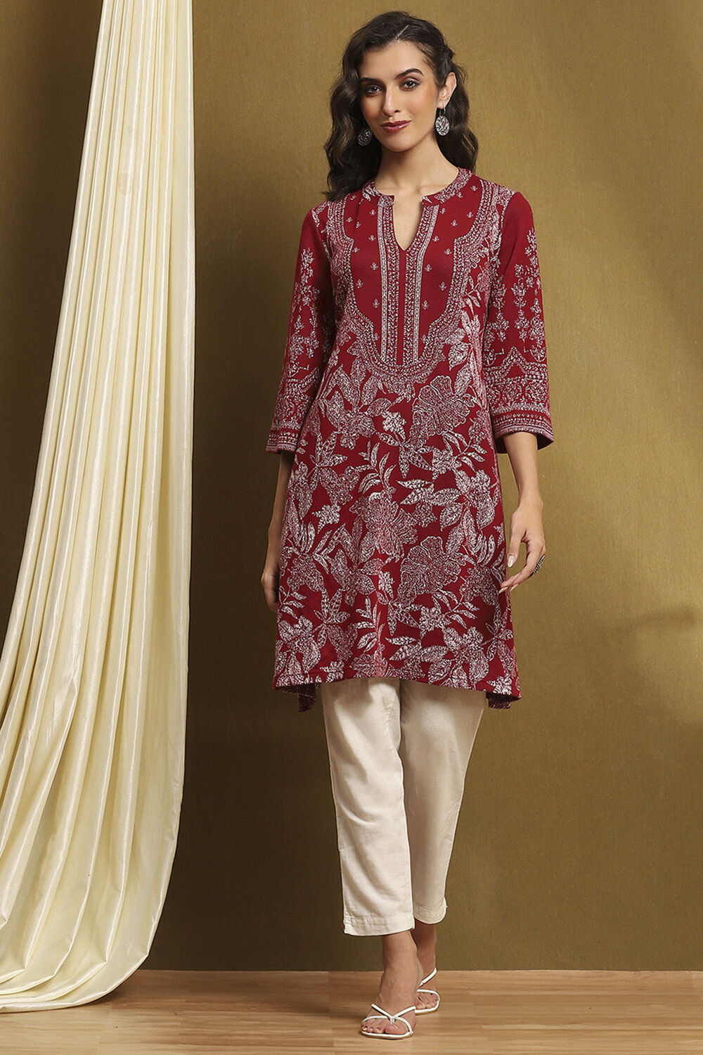 Maroon Jacquard Winter wear Straight Kurta image number 5