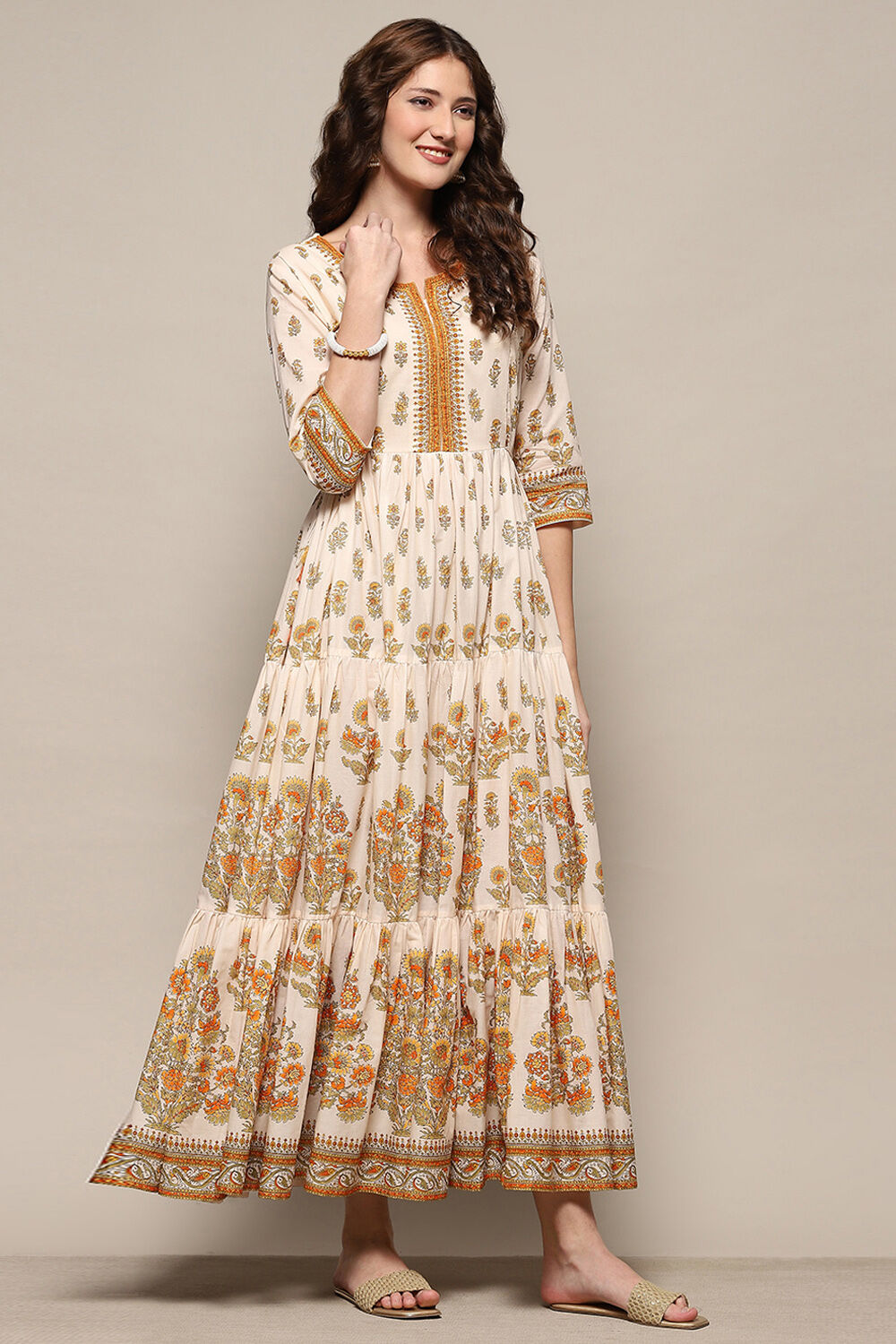 Beige Pure Cotton Printed Tiered Dress image number 4